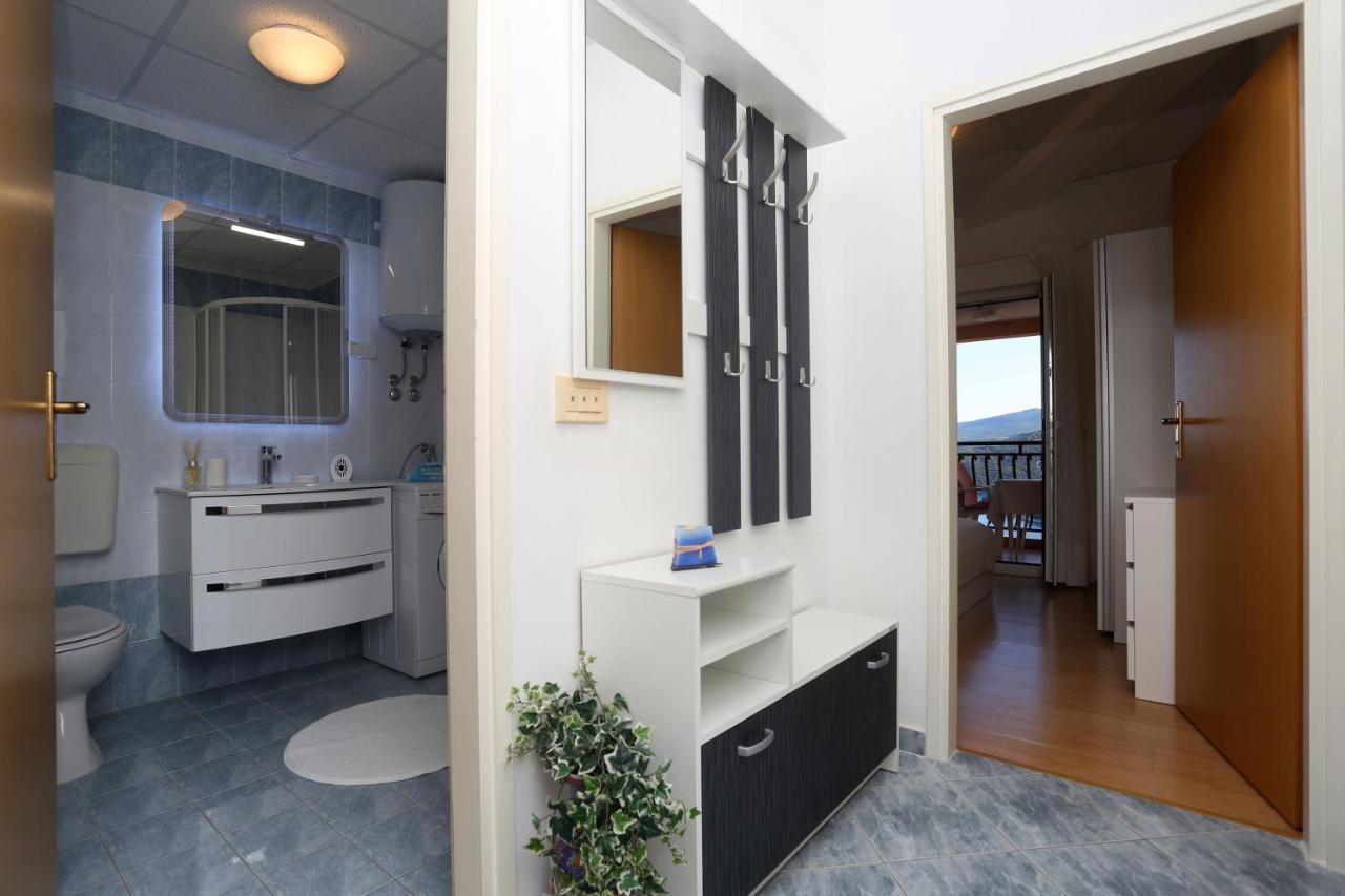 Apartments Emilia ラバック エクステリア 写真